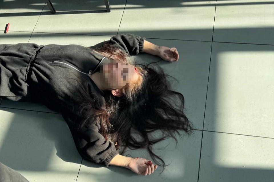 Фото Отдыхавшая в новосибирском баре женщина разбила голову о барный стул 2